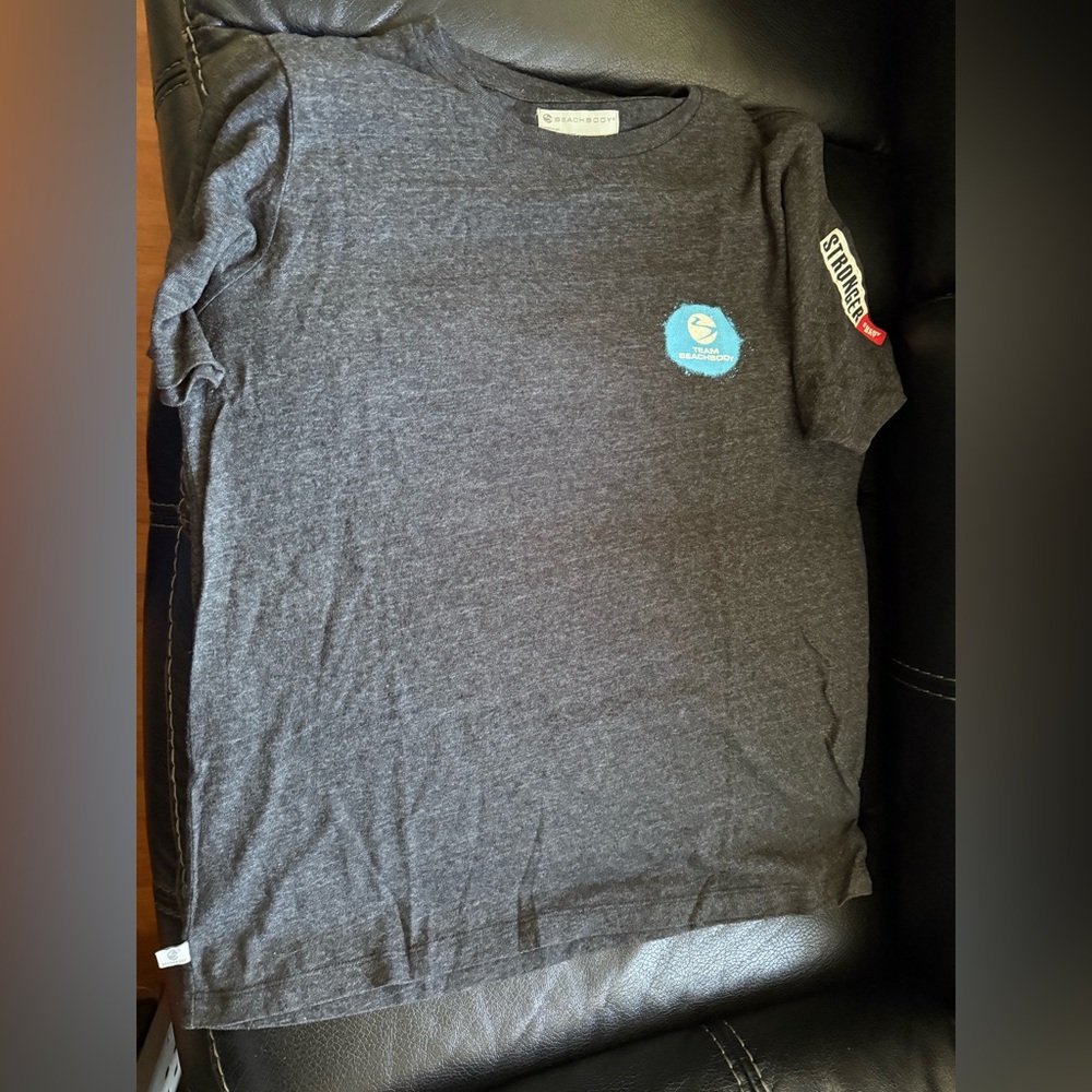 Beachbody Heather Grey Gray Coach Short Sleeve Shirt Men Medium